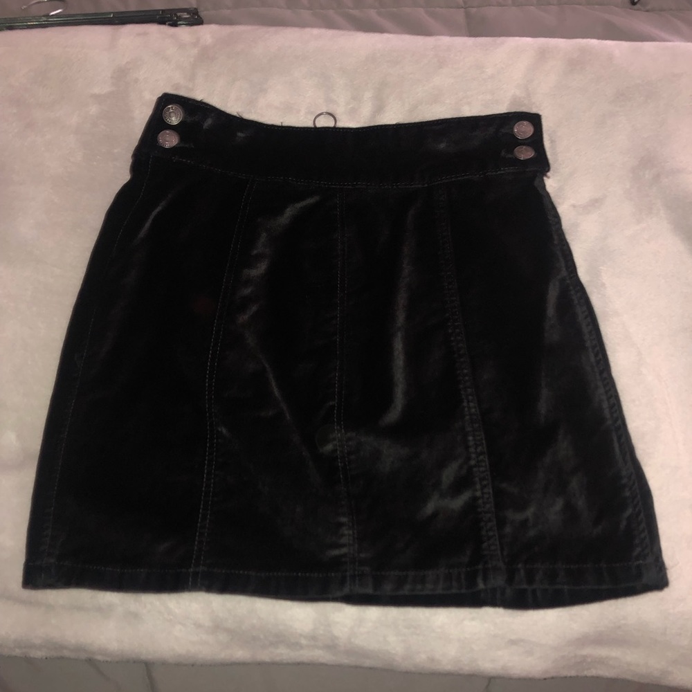 Free People retro velvet mini skirt!
